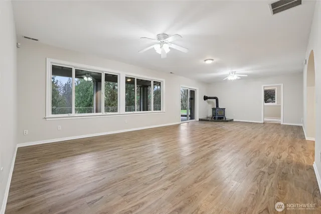 $948,800 | 36121 79th Avenue South, Roy, WA 98580