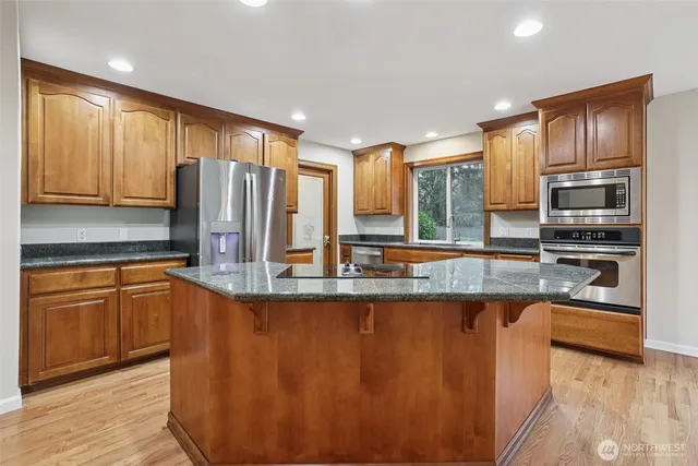 $948,800 | 36121 79th Avenue South, Roy, WA 98580