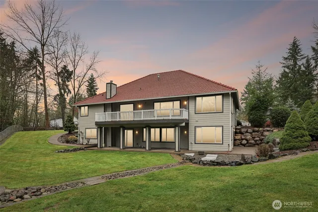 $948,800 | 36121 79th Avenue South, Roy, WA 98580