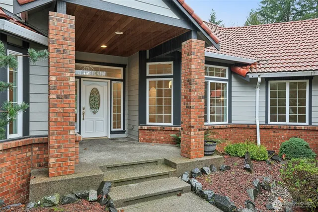 $948,800 | 36121 79th Avenue South, Roy, WA 98580