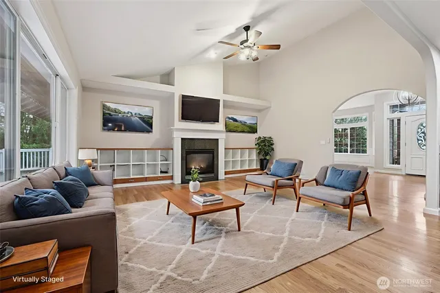 $948,800 | 36121 79th Avenue South, Roy, WA 98580