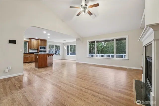 $948,800 | 36121 79th Avenue South, Roy, WA 98580