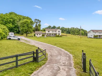 $900,000 | 1765 Theta Pike, Columbia, TN 38401