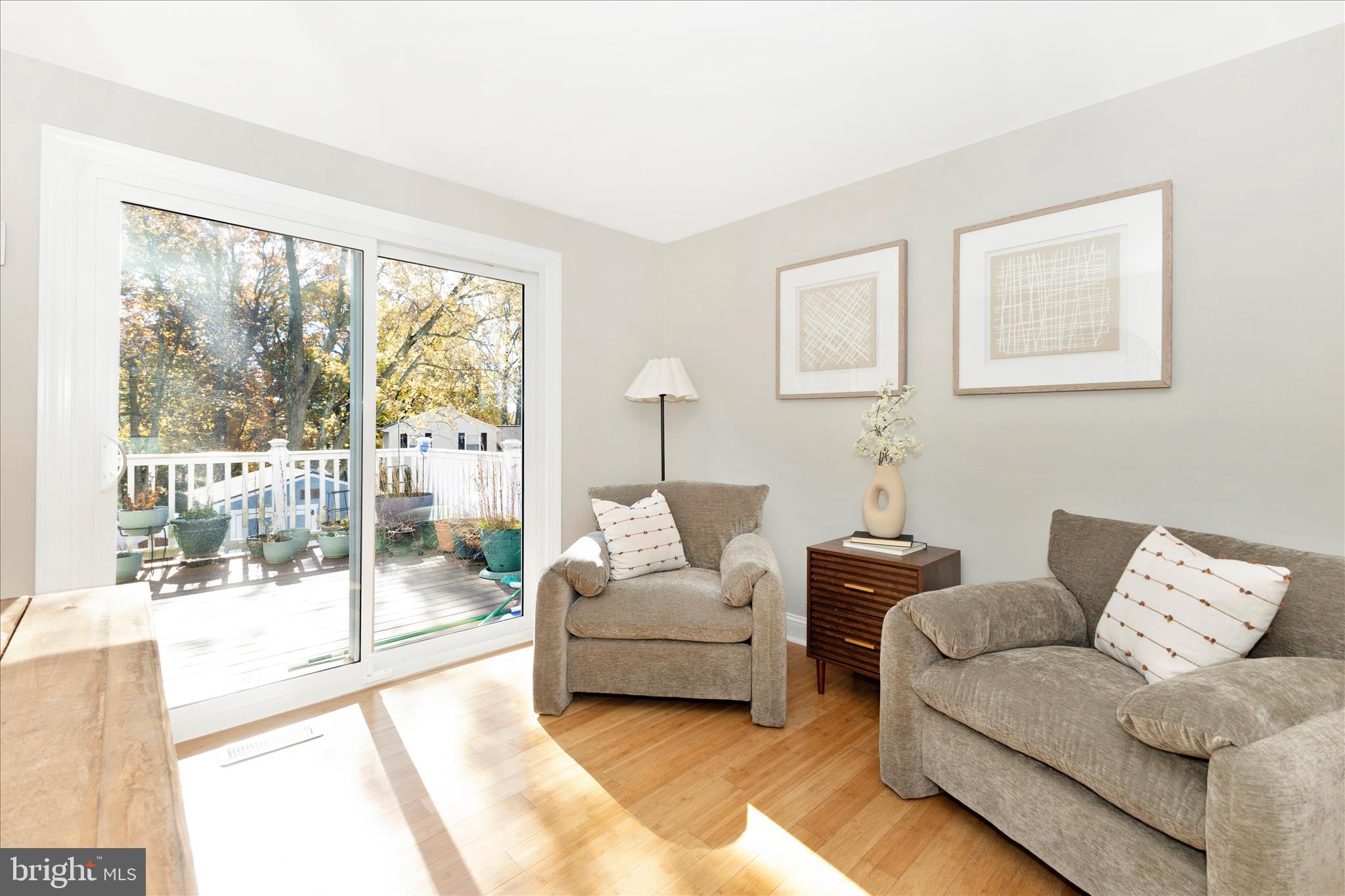 3919 Link Avenue Nottingham, MD 21236 - Photo 14 of 63 a living room with furniture and a large window