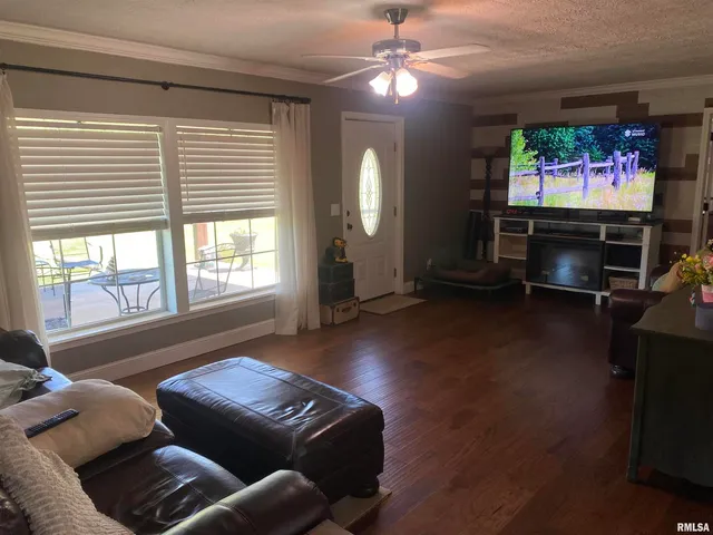 $399,900 | 1640 Pleasant Ridge Road, Vienna, IL 62995