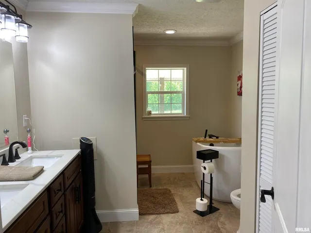 $399,900 | 1640 Pleasant Ridge Road, Vienna, IL 62995