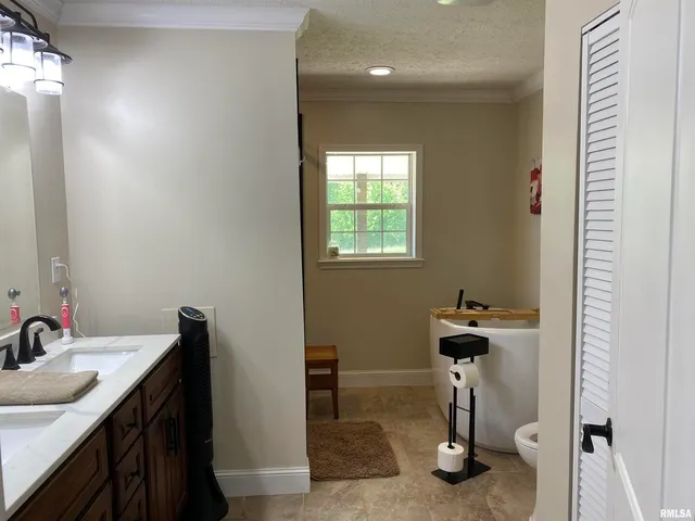 $399,900 | 1640 Pleasant Ridge Road, Vienna, IL 62995