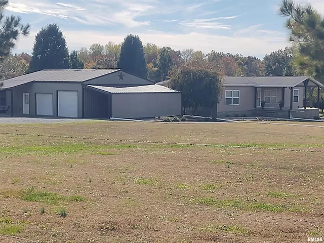 $399,900 | 1640 Pleasant Ridge Road, Vienna, IL 62995