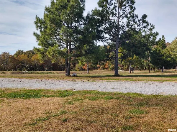 $345,000 | 1640 Pleasant Ridge Road, Vienna, IL 62995