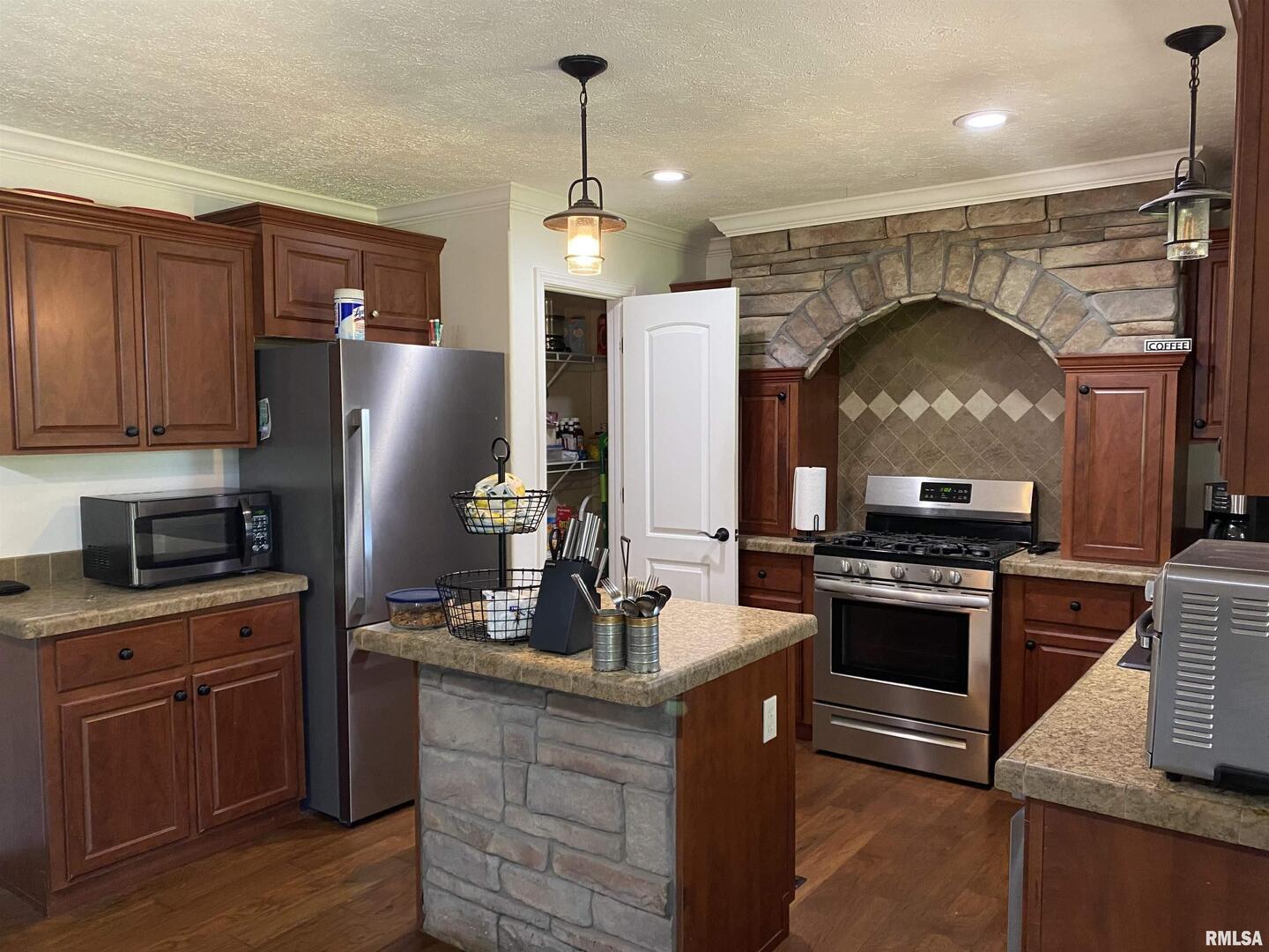 1640 Pleasant Ridge Road Vienna, IL 62995 - Photo 10 of 77