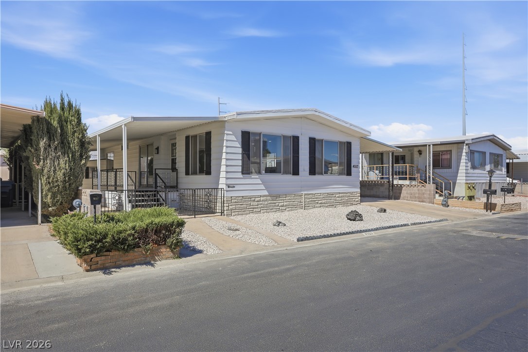 4557 Royal Ridge Way Las Vegas, NV 89103 - Photo 12 of 34 Gallery Image 12