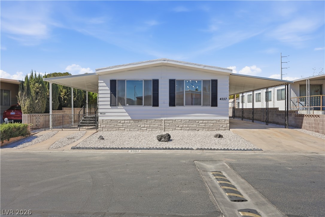 4557 Royal Ridge Way Las Vegas, NV 89103 - Photo 13 of 34 Gallery Image 13