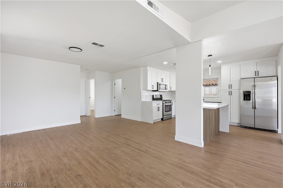 4557 Royal Ridge Way Las Vegas, NV 89103 - Photo 7 of 34 Gallery Image 7