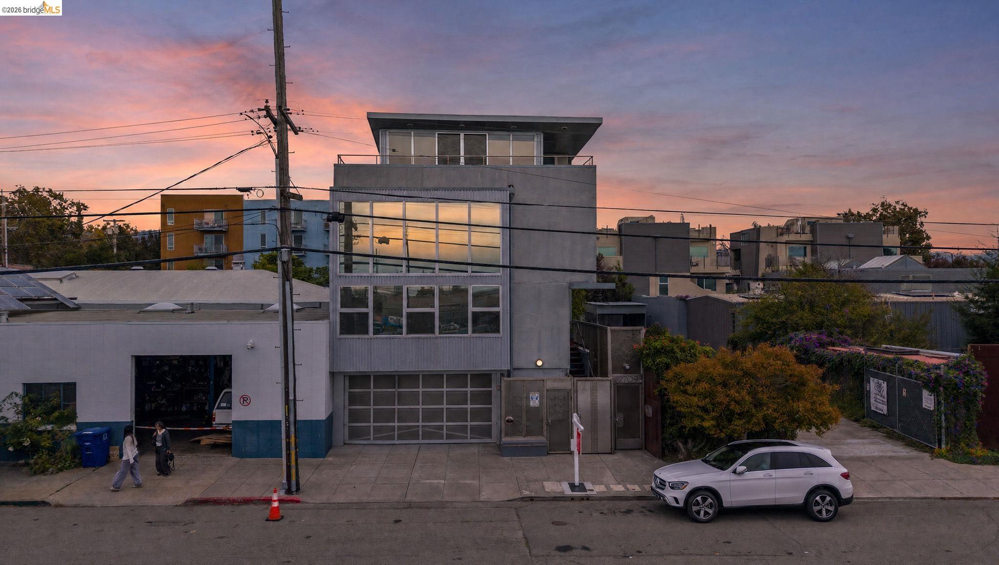 Modern multi-level exterior with a flat roofline