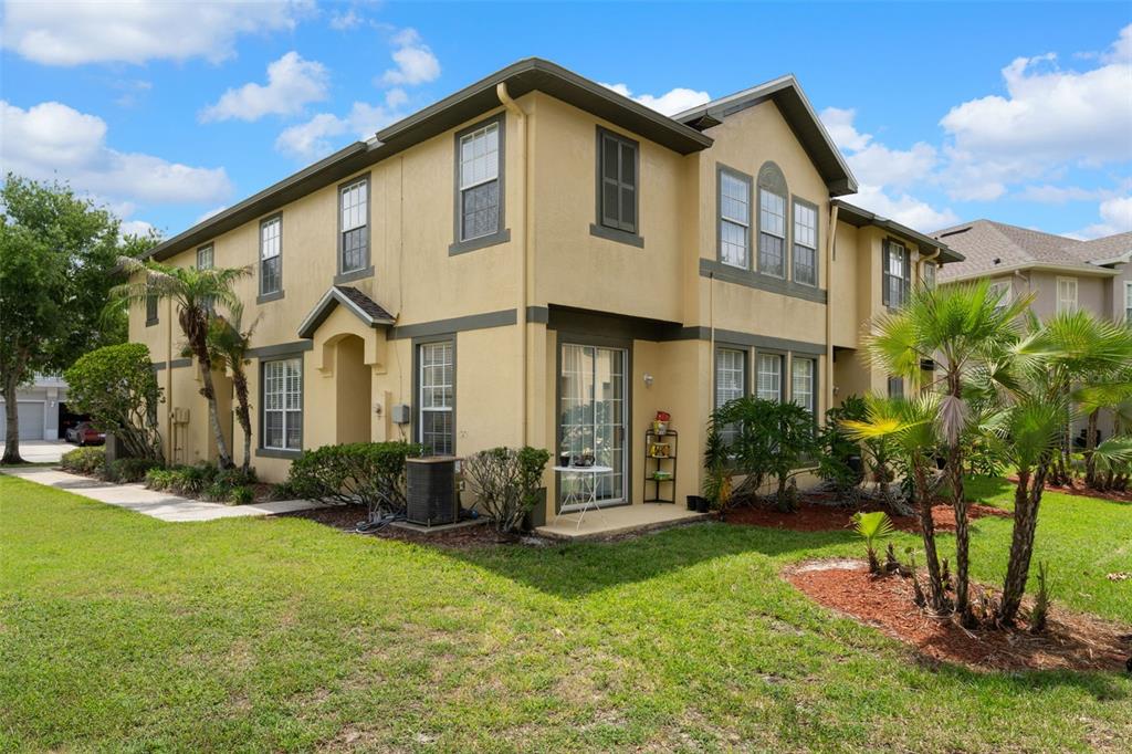 27642 Pleasure Ride Loop Wesley Chapel, FL 33544 - Photo 3 of 33