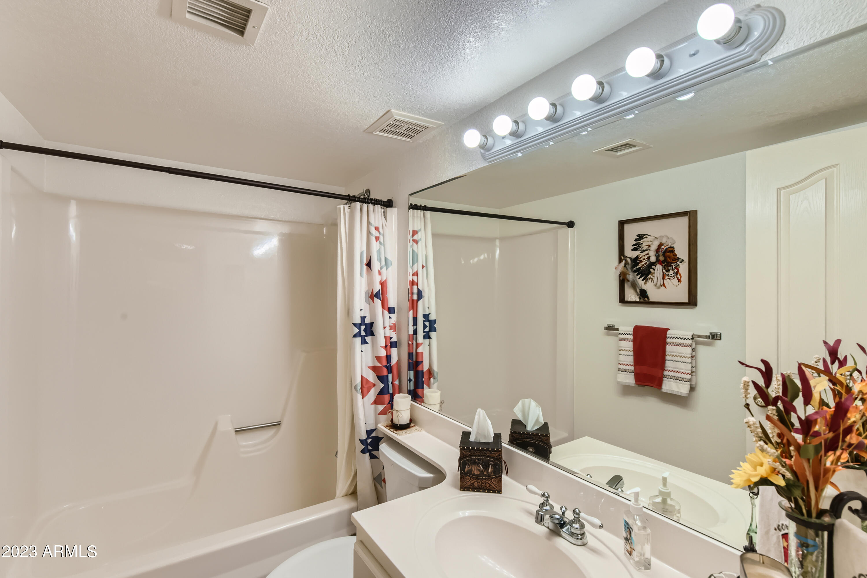 26449 North Arroyo Way Rio Verde, AZ 85263 - Photo 21 of 37 Guest Bathroom