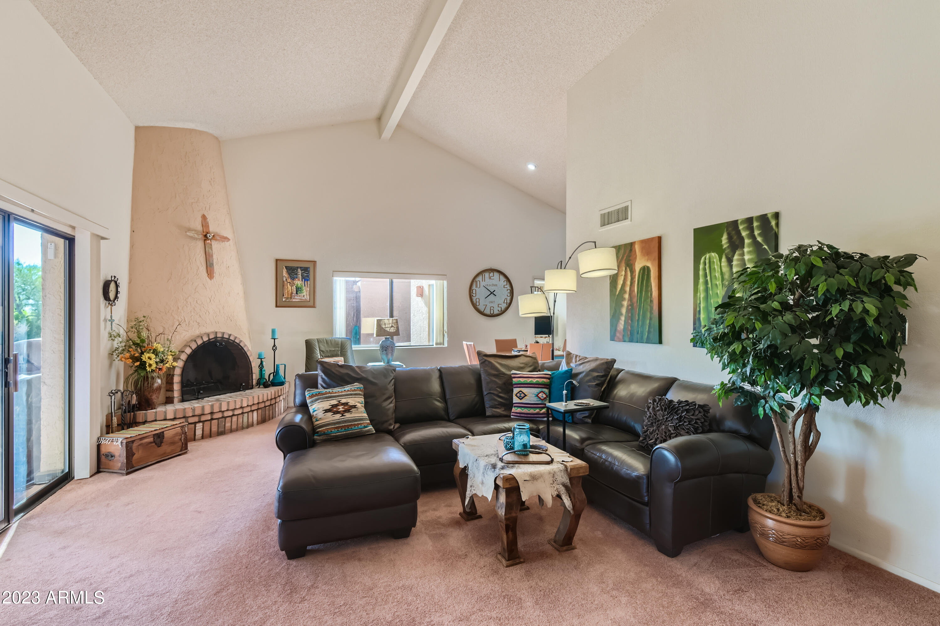 26449 North Arroyo Way Rio Verde, AZ 85263 - Photo 6 of 37 Living Room