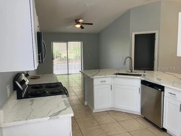 $2,200 | 6215 Gondola Drive, Riverview, FL 33578