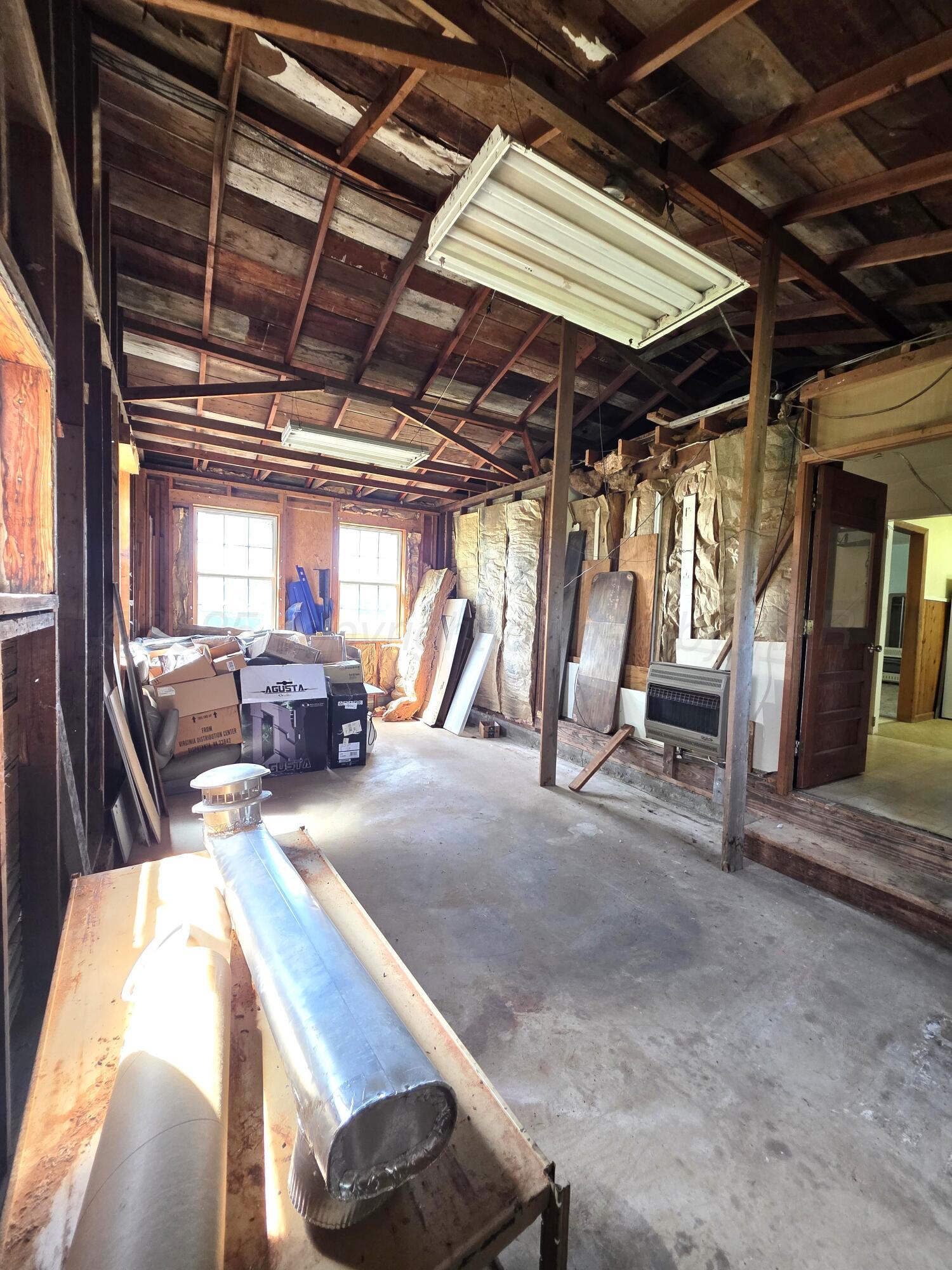 409 Heasley Street McLean, TX 79057 - Photo 16 of 19 Workshop/Garage