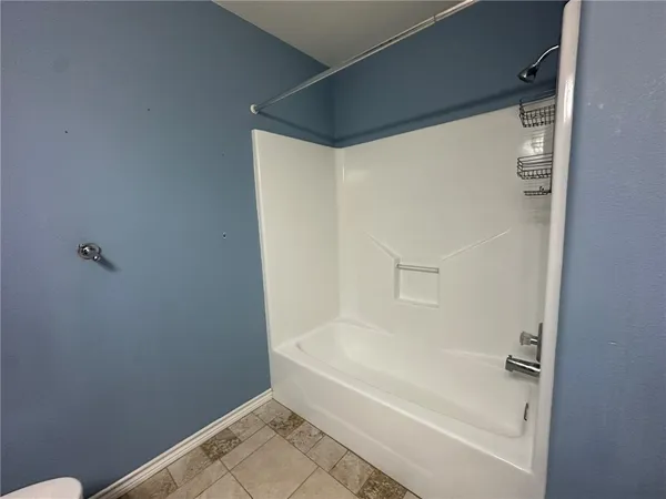 $2,395 | 2012 Cottonwood Drive, Portland, TX 78374