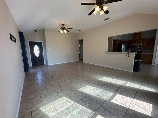 $2,395 | 2012 Cottonwood Drive, Portland, TX 78374