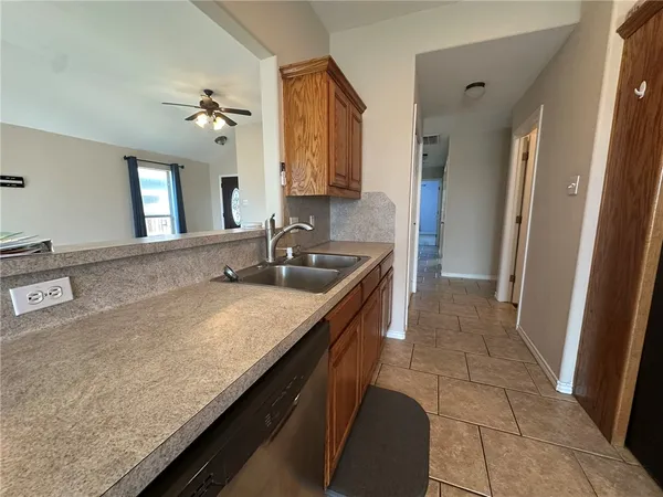 $2,395 | 2012 Cottonwood Drive, Portland, TX 78374