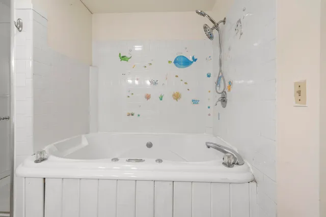 $2,600 | 25 Salem Street, Nashua, NH 03064