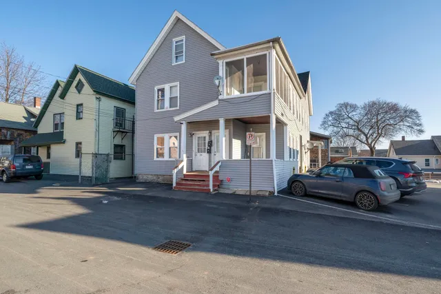 $2,600 | 25 Salem Street, Nashua, NH 03064