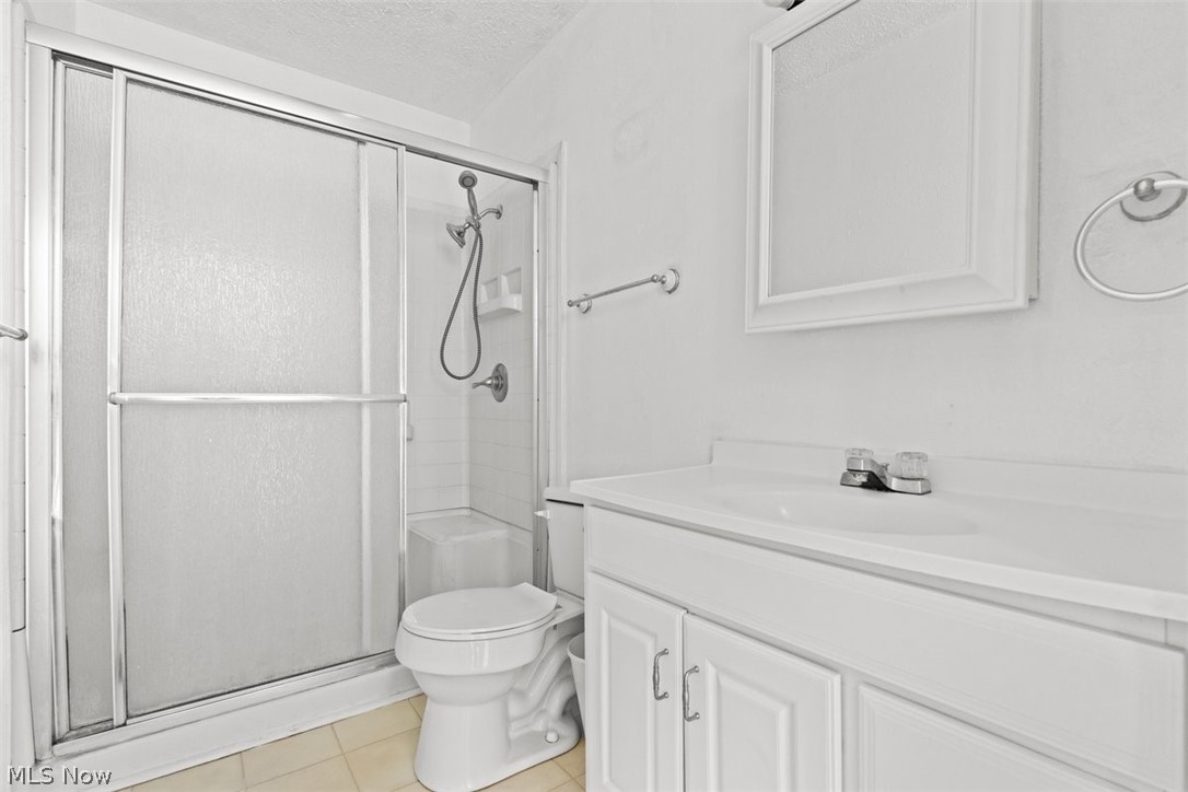 2710 Barth Road Belpre, OH 45714 - Photo 24 of 39 Bathroom on the main level