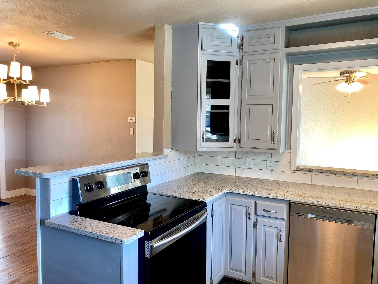 2702 30th Street Lubbock, TX 79410 - Photo 8 of 18 Photo 8