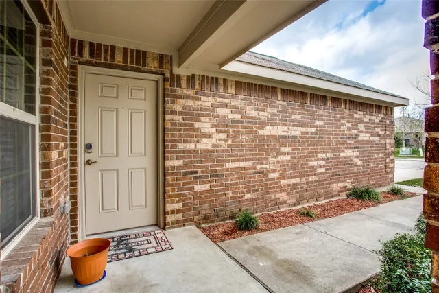 $1,975 | 3605 Alpine Autumn Drive, Austin, TX 78744