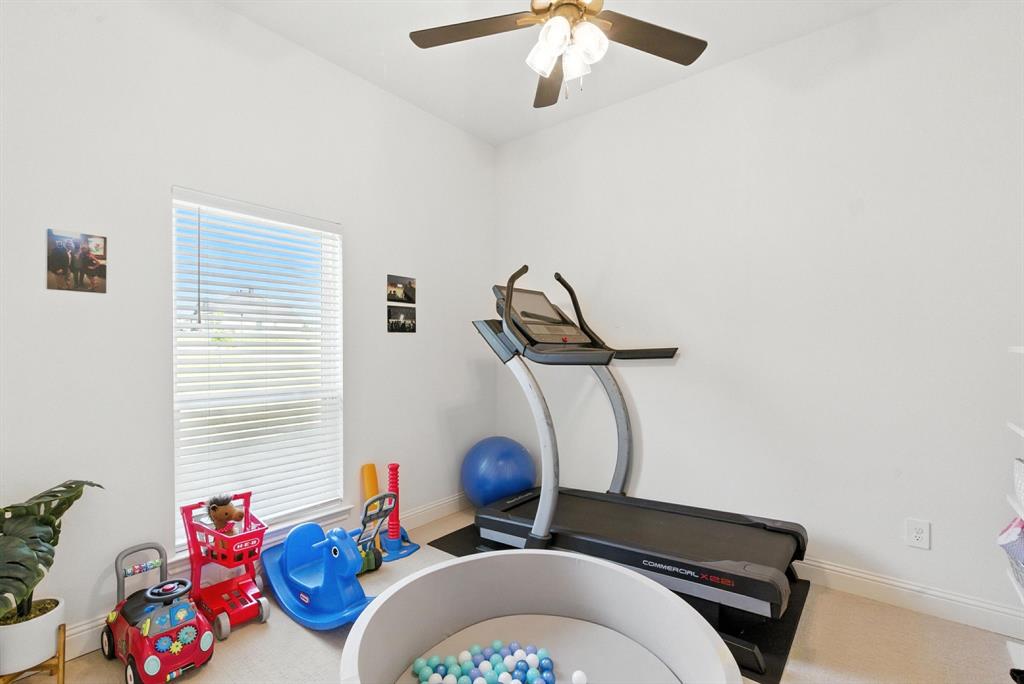 363 Red Bird Drive Springtown, TX 76082 - Photo 35 of 40 a picture of a room with toys