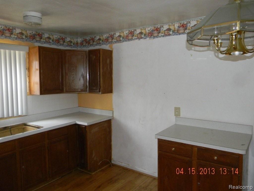 15025 Stahelin Road Detroit, MI 48223 - Photo 11 of 20 DSCN8591.JPG
