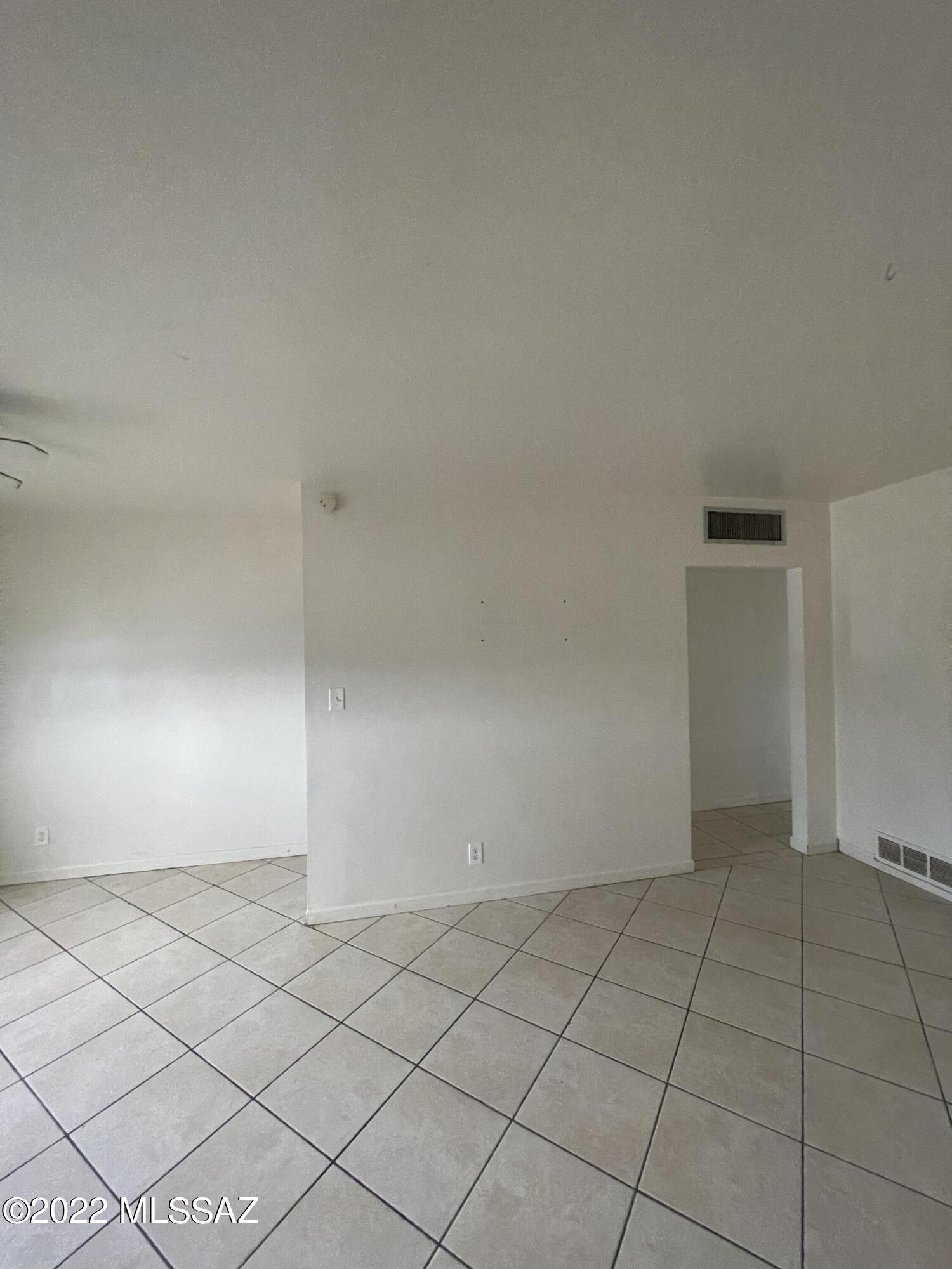 1575 East Grant Road Tucson, AZ 85719 - Photo 4 of 7