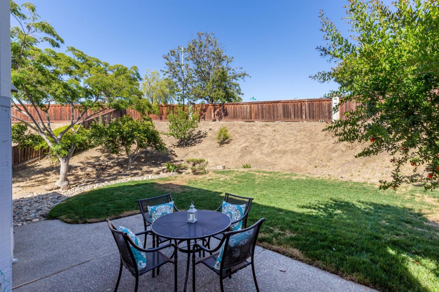 2372 Dubois Street Milpitas, CA 95035 - Photo 25 of 30 a view of an outdoor seating area