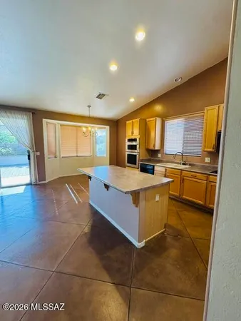 $2,400 | 11557 North Flat Iron Drive, Tucson, AZ 85737