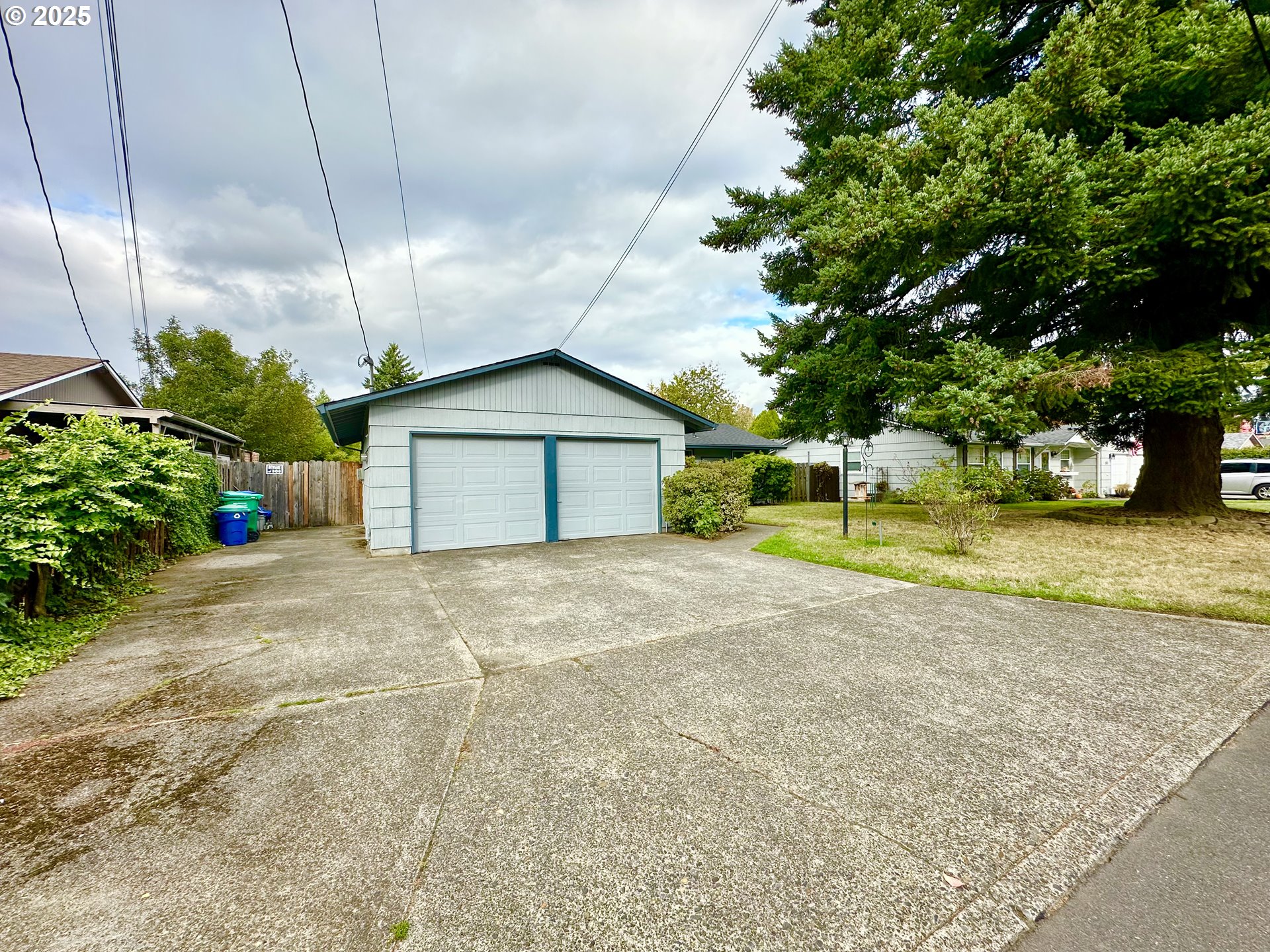 1563 Southeast 11th Street Gresham, OR 97080 - Photo 3 of 30 a house view with a outdoor space