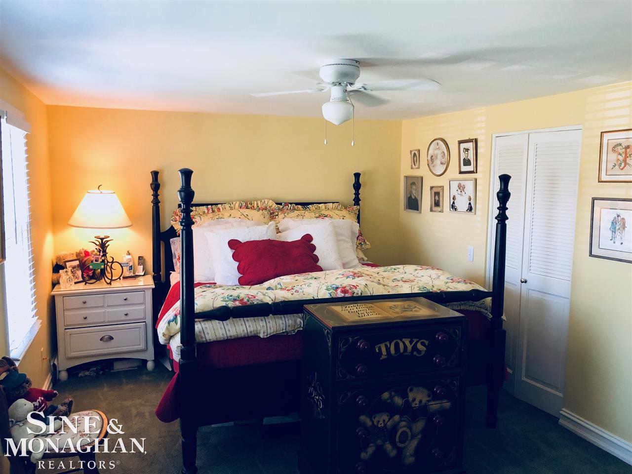 709 Middlesex Road Grosse Pointe, MI 48230 - Photo 10 of 10 50194078-728480C6-7457-425E-99C5-4748B1DBB082.JPG