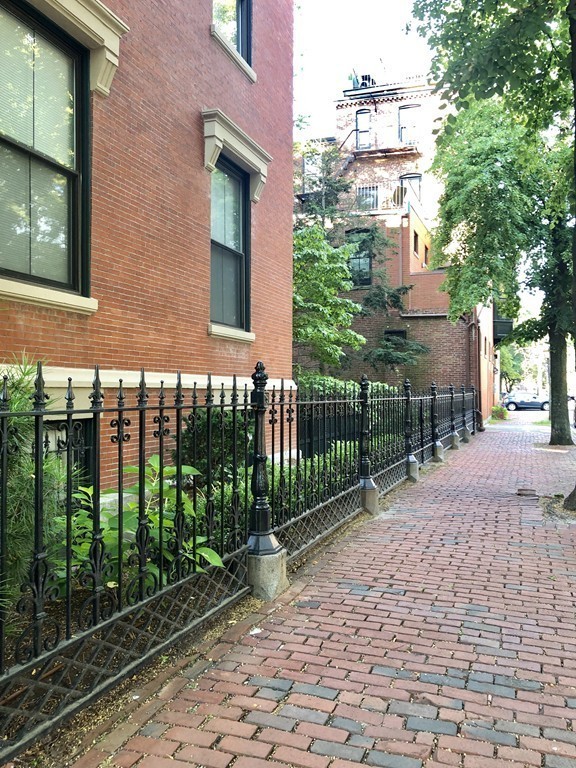 150 Appleton Street, Unit 4A Boston, MA 02116 - Photo 12 of 13 Gallery Image 12