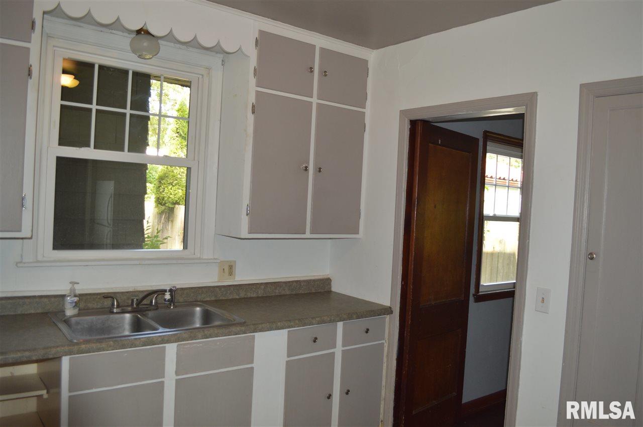 1518 Jersey Ridge Road Davenport, IA 52803 - Photo 12 of 14 Gallery Image 12
