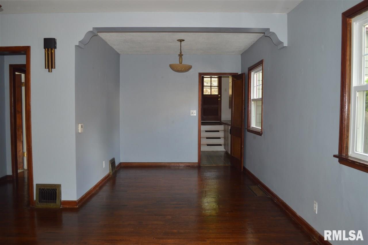 1518 Jersey Ridge Road Davenport, IA 52803 - Photo 4 of 14 Gallery Image 4
