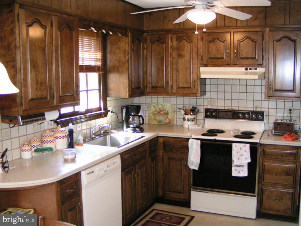 504 Forrey Road Lancaster, PA 17603 - Photo 6 of 15