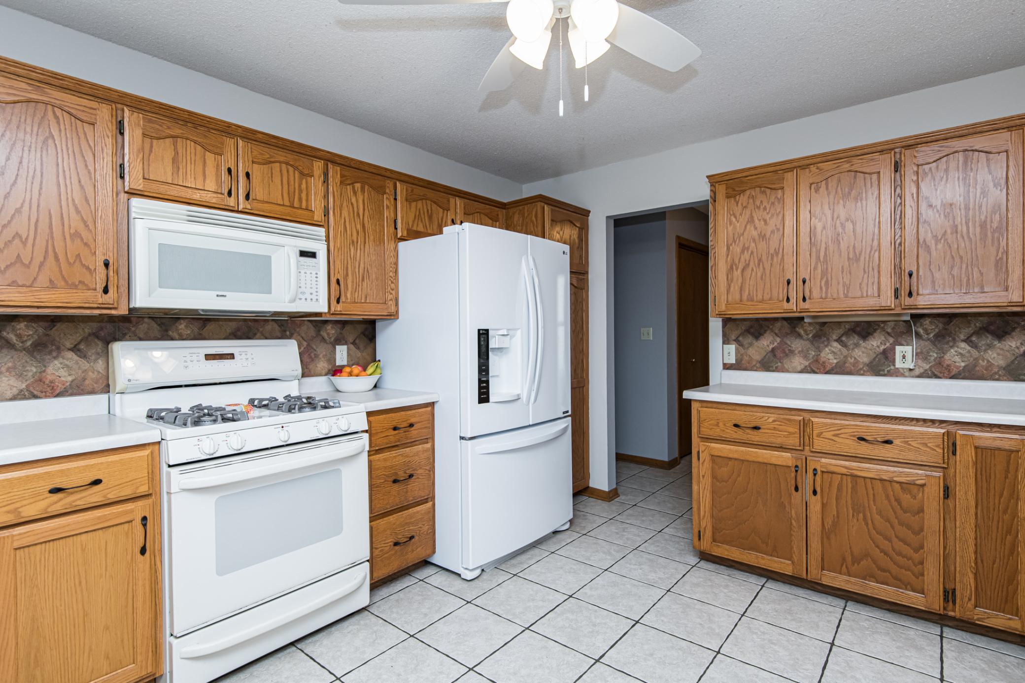 5717 Stapleton Lane Northwest Rochester, MN 55901 - Photo 4 of 36