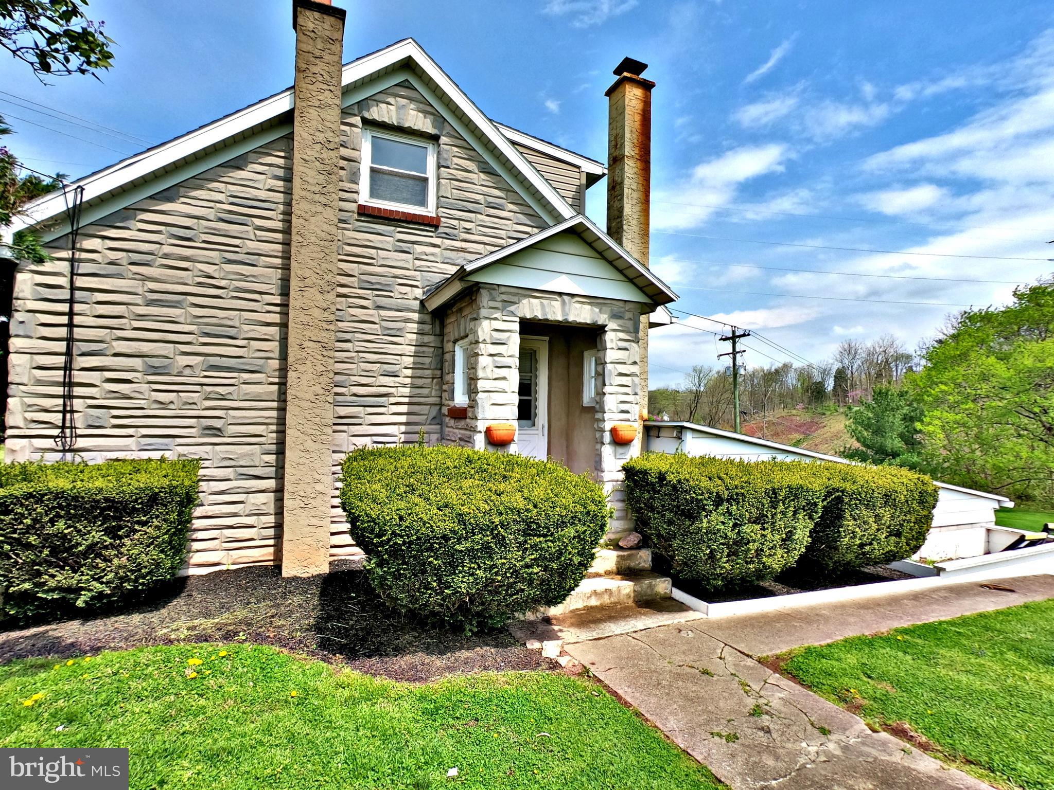 703 South Center Road Birdsboro, PA 19508 - Photo 3 of 21 Gallery Image 3