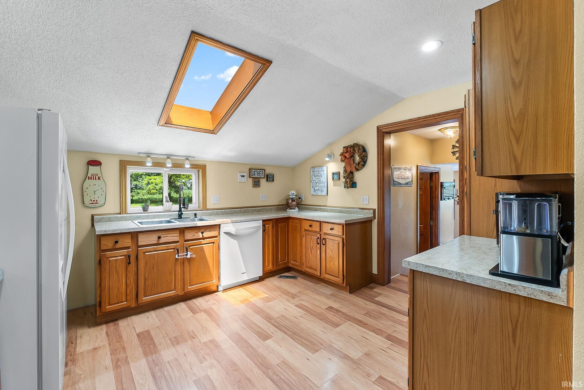 8256 North Angling Road Kendallville, IN 46755 - Photo 16 of 44