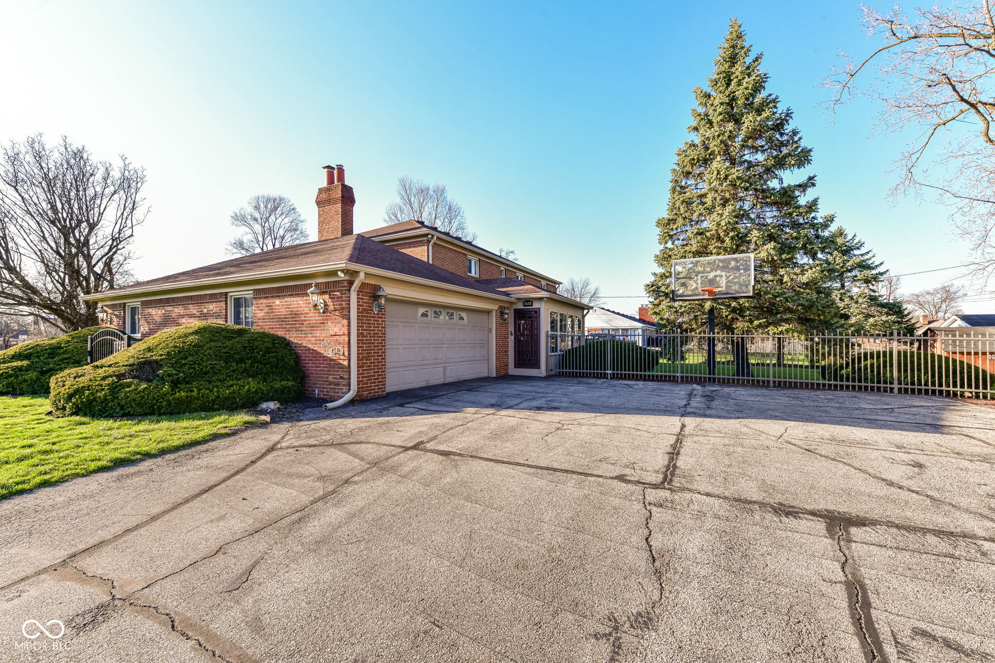 5319 Brendonridge Road Indianapolis, IN 46226 - Photo 2 of 33