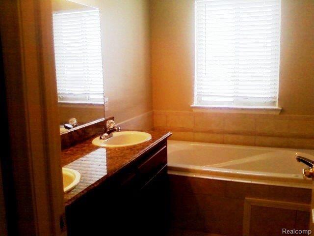 48180 Buell Road Macomb, MI 48044 - Photo 8 of 11 buellmasterbath
