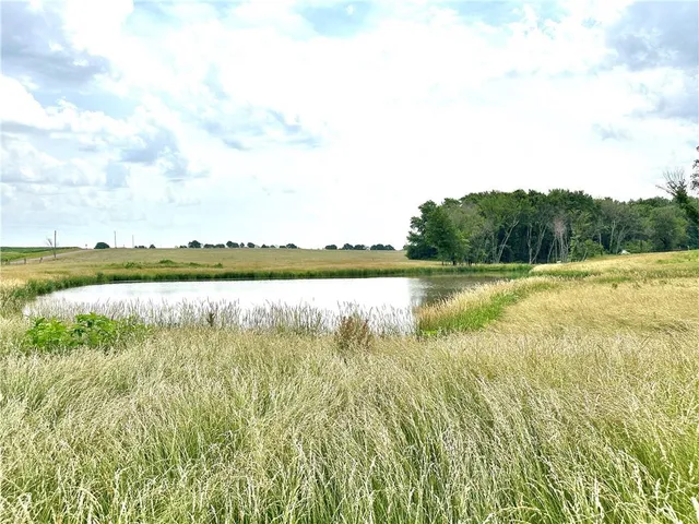 $375,000 | 410 Southeast Se Highway, Laredo, MO 64652