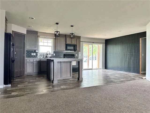 $375,000 | 410 Southeast Se Highway, Laredo, MO 64652