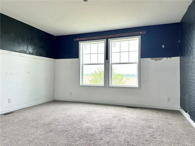 $375,000 | 410 Southeast Se Highway, Laredo, MO 64652